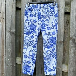 Chicos So Slimming Girlfriend Cropped white & Blue Floral stretch Jeans …